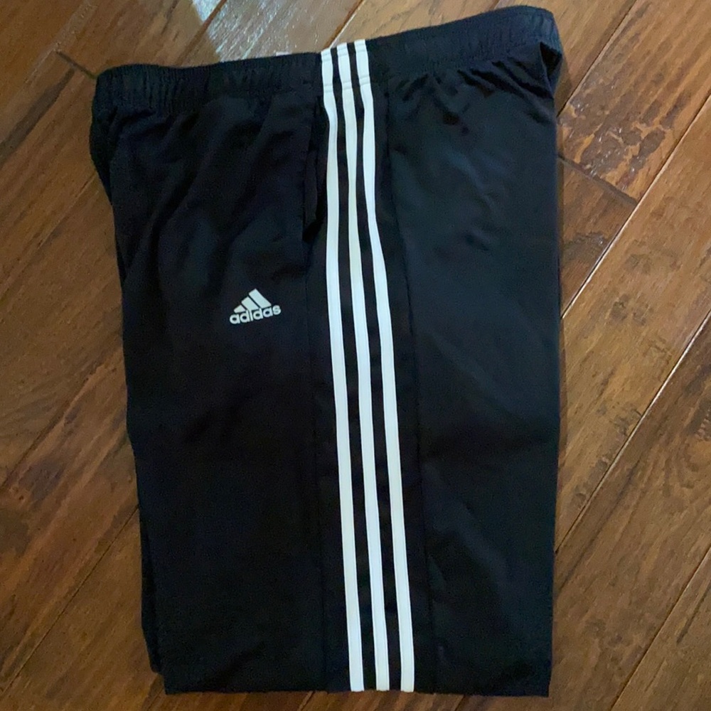 NWOT-Adidas XL Track Pants with pockets.